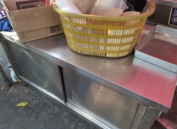 三亚地区处理厨房设备一批