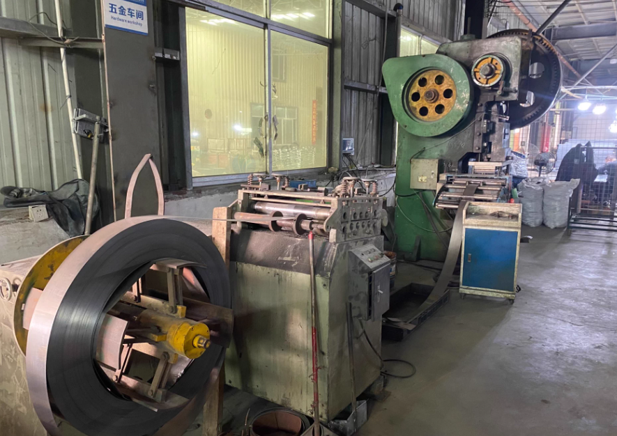 江门地区工厂处理机床设备数台