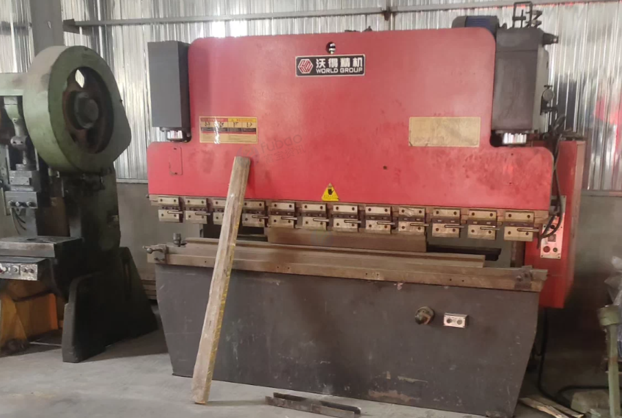 镇江地区工厂处理冲床3台、折弯机1台