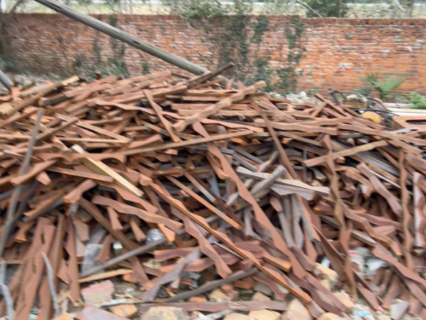 南京地区工厂处理废钢下脚料约100吨左右