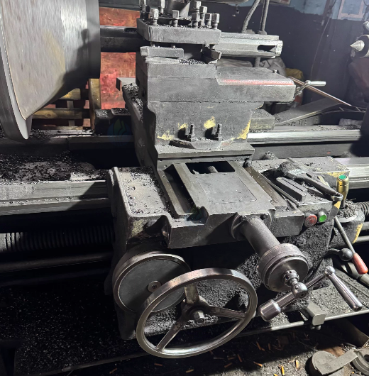 苏州地区工厂处理大连二机CW6280C马鞍车床