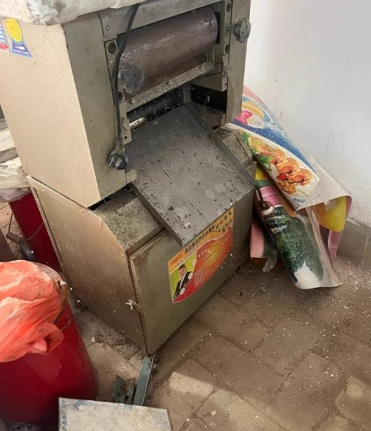咸阳地区处理包子店全套器具、商用和面机、压面机等