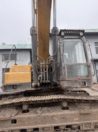 枣庄地区处理18年雷沃480挖掘机