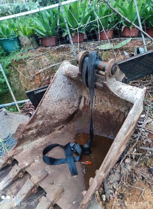 漳州地区个人处理闲置75挖机斗