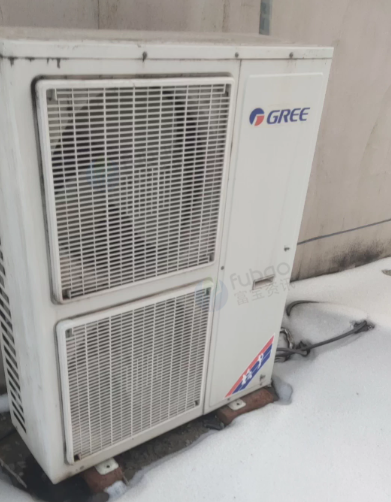 长春地区处理5P吸顶中央空调2台、5P美的风管机