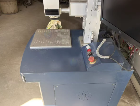 镇江地区工厂处理大族CN-20W光纤打标机