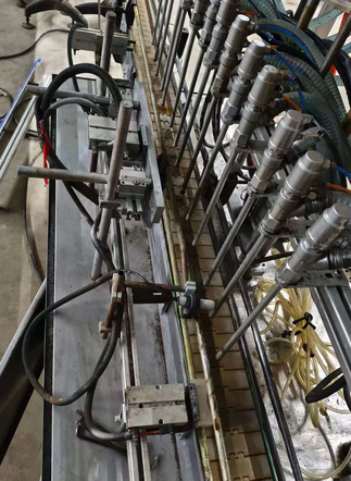 石家庄地区处理水剂流水线灌装机14头自流，双头拧盖机，理盖机一条流水线