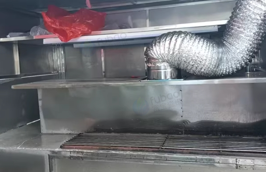 贵阳地区处理小吃车烧烤车、冷藏箱、冰柜、烧烤工具