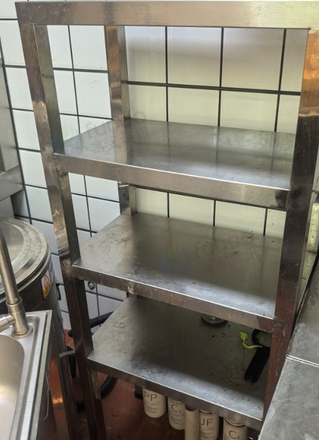 玉溪地区处理不锈钢操作台柜、墙上架、不锈钢置物架等