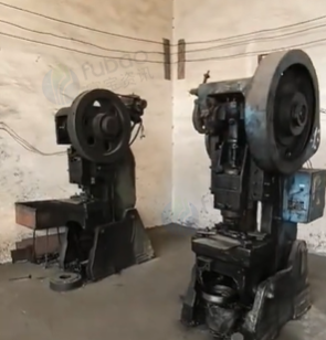 昆明地区处理80多吨冲床、废铁