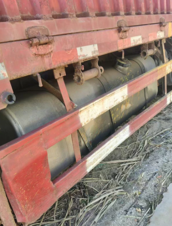 威海地区处理解放JK6重型仓栅式货车