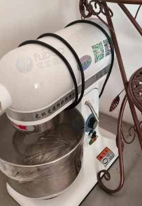 红河地区店铺处理展示柜、四门冷冻冷藏柜、烤箱、醒发箱、和面机、打蛋机、鲜奶机、不粘烤盘等