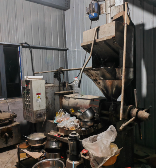 徐州地区工厂处理6YE-150奇丰机械螺旋榨油机