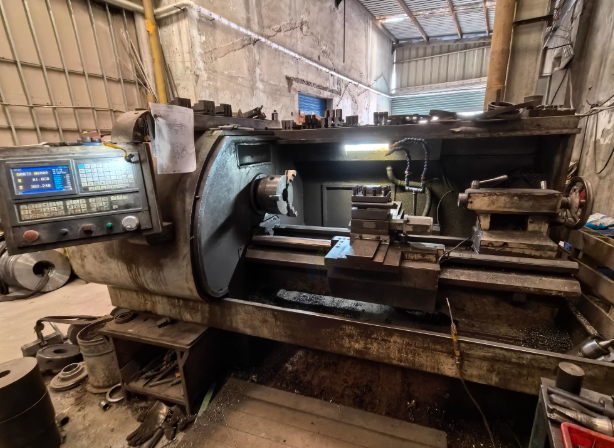 无锡地区工厂处理数控车床4台、炮塔铣床1台