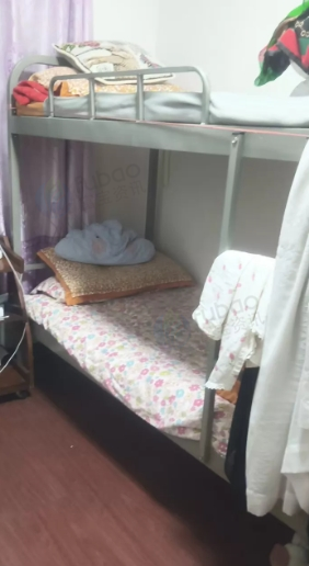 成都地区处理餐馆关张宿舍床16张、圆桌13张、长桌有10张等