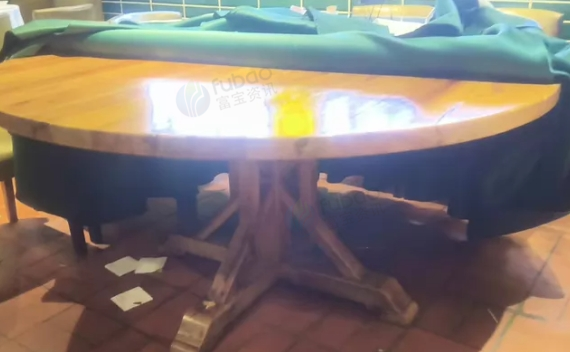 成都地区处理餐馆关张宿舍床16张、圆桌13张、长桌有10张等