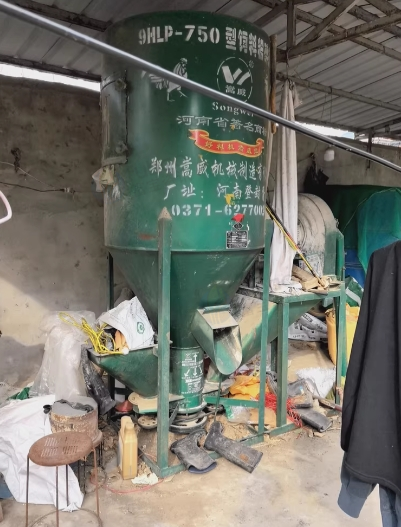 商丘地区处理郑州嵩威9HLP-750型饲料搅拌机 