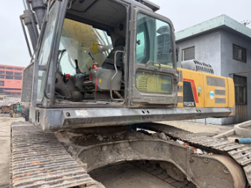 枣庄地区处理18年雷沃480挖掘机