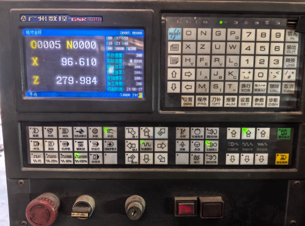 无锡地区工厂处理数控车床4台、炮塔铣床1台