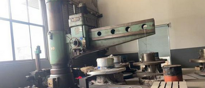 无锡市地区工厂处理摇臂钻床+二手端面铣设备+天然气炉设备+电阻炉2台