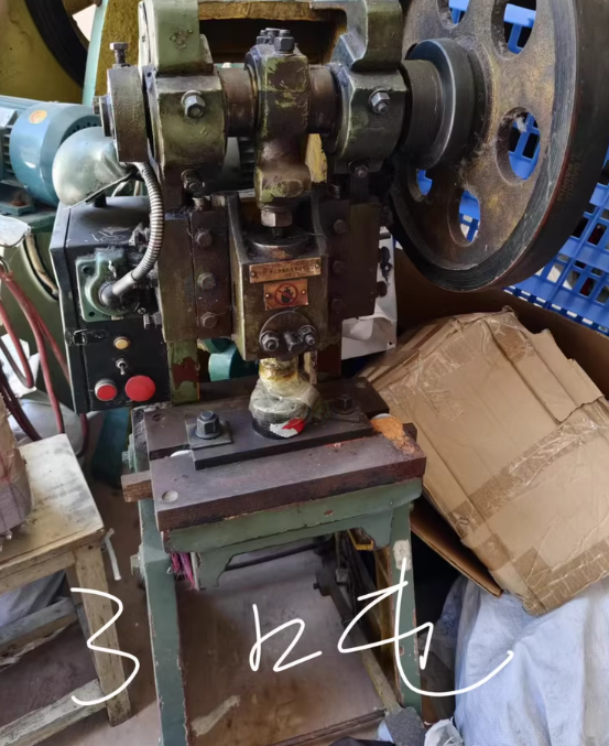 杭州地区处理台式冲床3吨一台、5吨2台、1吨10台