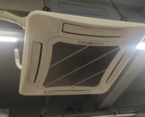 长春地区处理5P吸顶中央空调2台、5P美的风管机