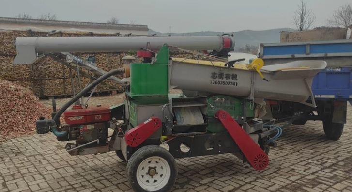 长治地区处理正兴大型人工玉米脱粒机