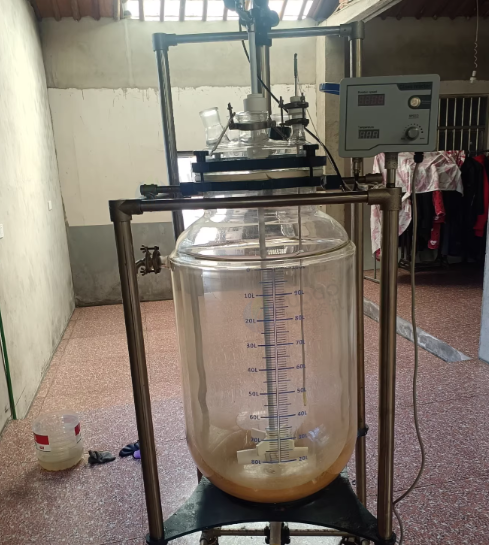 常州地区工厂处理100L双层玻璃反应釜2套