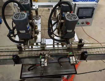 石家庄地区处理水剂流水线灌装机14头自流，双头拧盖机，理盖机一条流水线