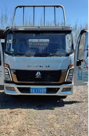 泰安地区处理4月重汽统帅T3高配4.2米平板自缷车