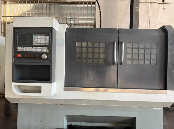 盐城地区工厂处理加盟子6140数控车床2台