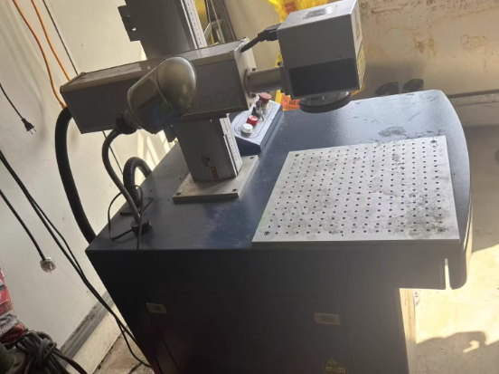 镇江地区工厂处理大族CN-20W光纤打标机