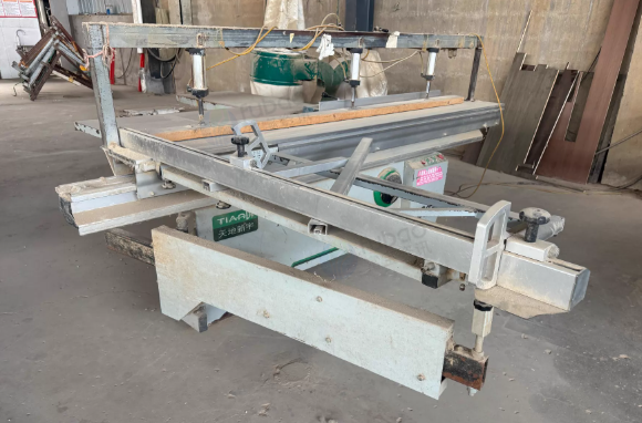 宿迁市地区工厂处理板式家具设备一套