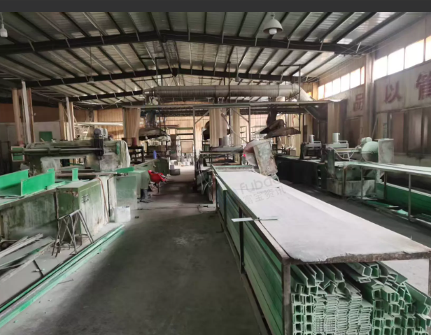 常州市地区工厂处理玻璃钢桥架生产线