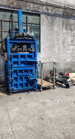 佛山市地区处理30吨打包机、1.5米手动折弯机