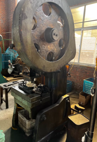 烟台地区工厂处理35吨冲床 80吨高速气动冲床