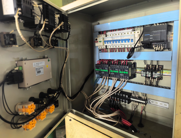 苏州市地区工厂处理350T橡胶硫化机