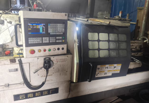 无锡市地区工厂处理云南6150*1m数控车床1台、长二5032大力铣1台