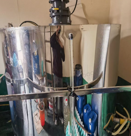 重庆地区因个人原因不做了处理1000升不锈钢电加热搅拌罐、超滤水设备