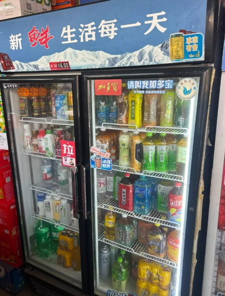 漯河市地区处理空调挂机、560升冷冻柜、双开门冰箱两台