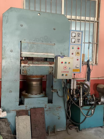 青岛市地区工厂处理150吨硫化橡胶机