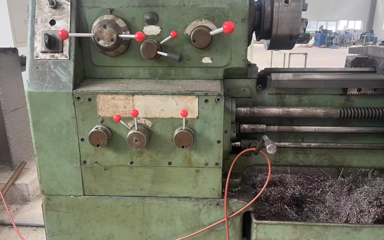 大连市地区工厂处理250KW变压器1台、大连6140车床1台