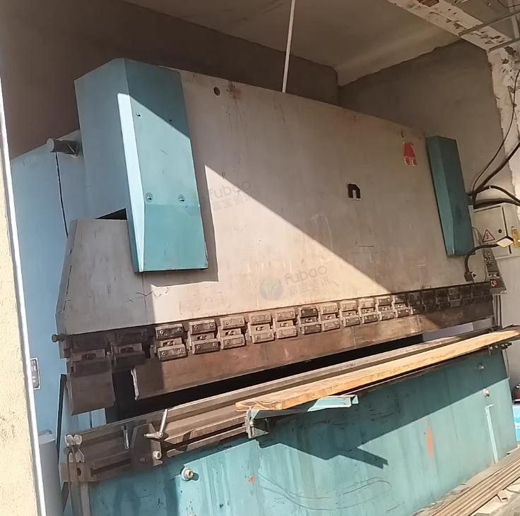 无锡市地区工厂处理东海裕祥110*4000数控液压折弯机1台、WC67Y-100/4000数控液压板料折弯机