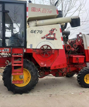 徐州市地区处理雷沃小麦收割机