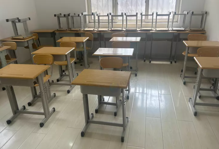 青岛市地区处理桌椅、黑板、打印复印机等全套教具