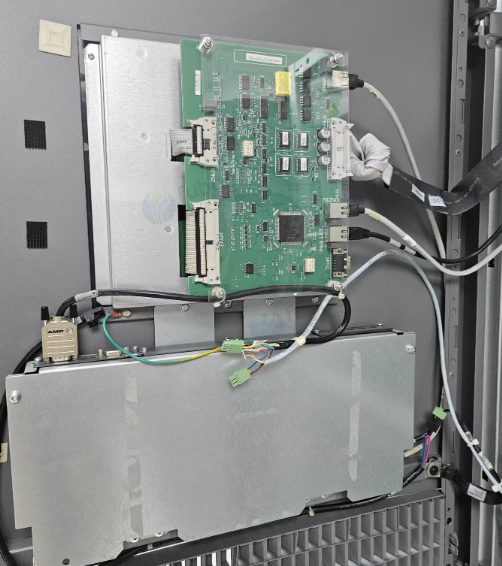 深圳地区工厂处理施耐德不间断电源(120KVAups)高频塔机4台