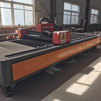 青岛市地区公司处理2台液压折弯机 嘉泰激光切割机