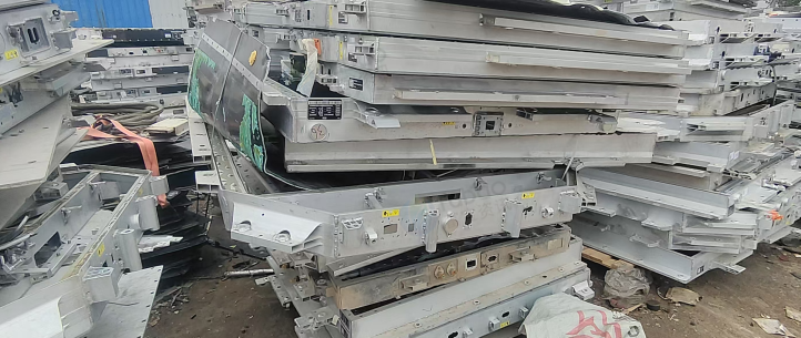 供应：四十吨铝合金，汽车底盘拆料