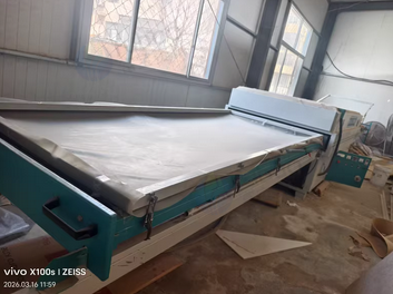 沧州市地区处理三工序雕刻机+半自动吸覆机（倒膜机）