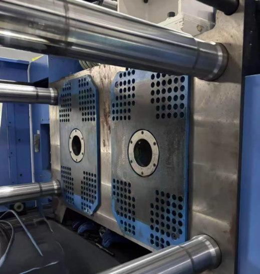 苏州市地区工厂处理FB-230R富强鑫双色注塑机